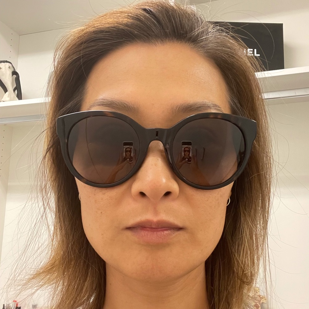 Tory Burch Sunglasses - Picture 12 of 12